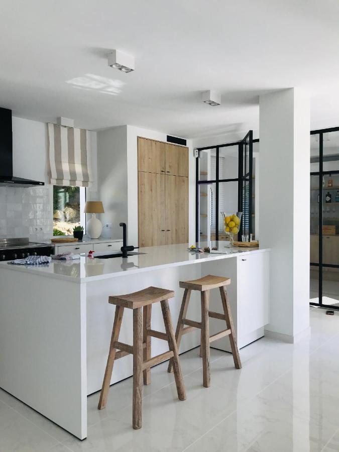 Frontline Villa, Five Star Deluxe El Campello Exterior photo