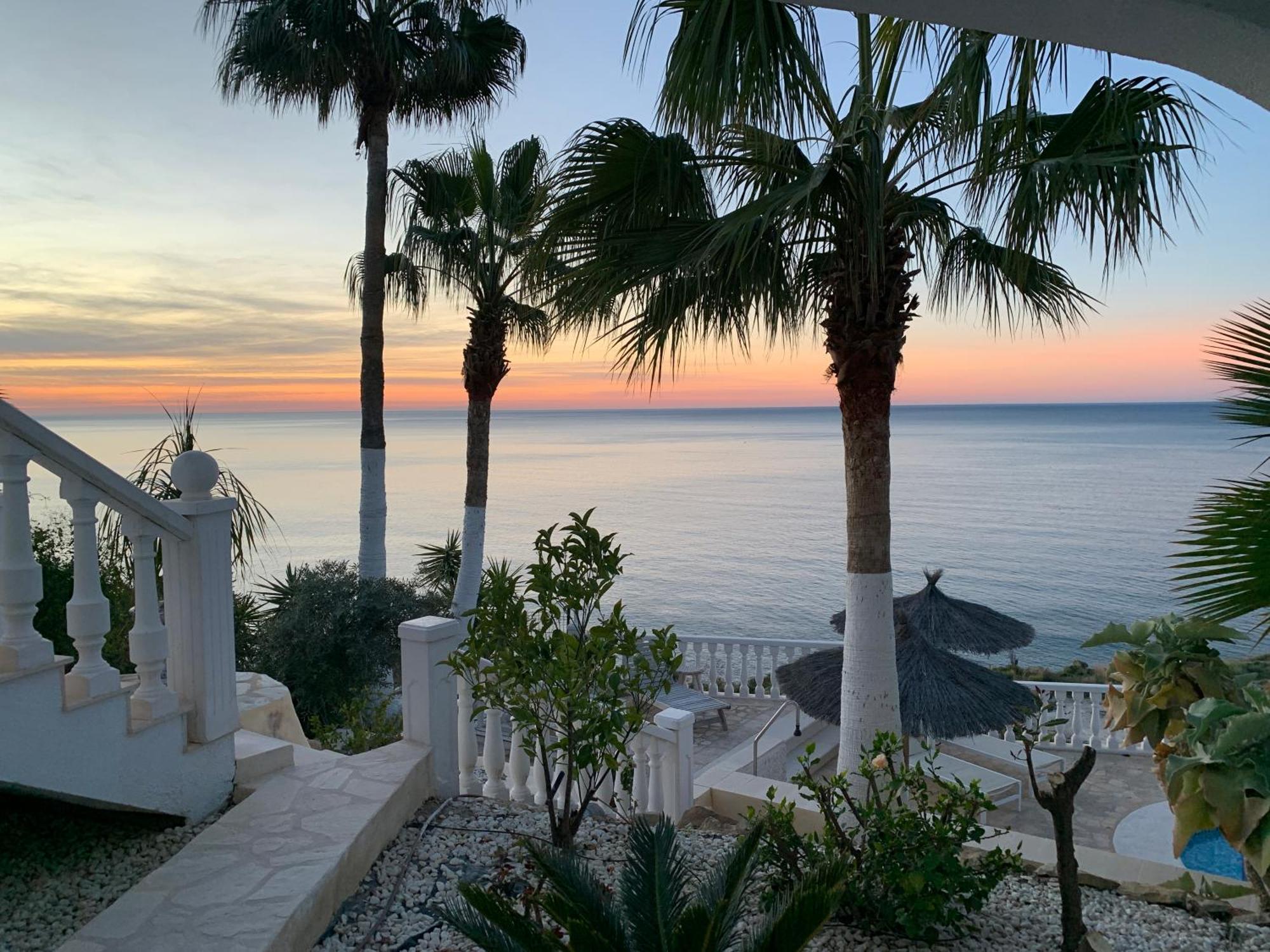 Frontline Villa, Five Star Deluxe El Campello Exterior photo