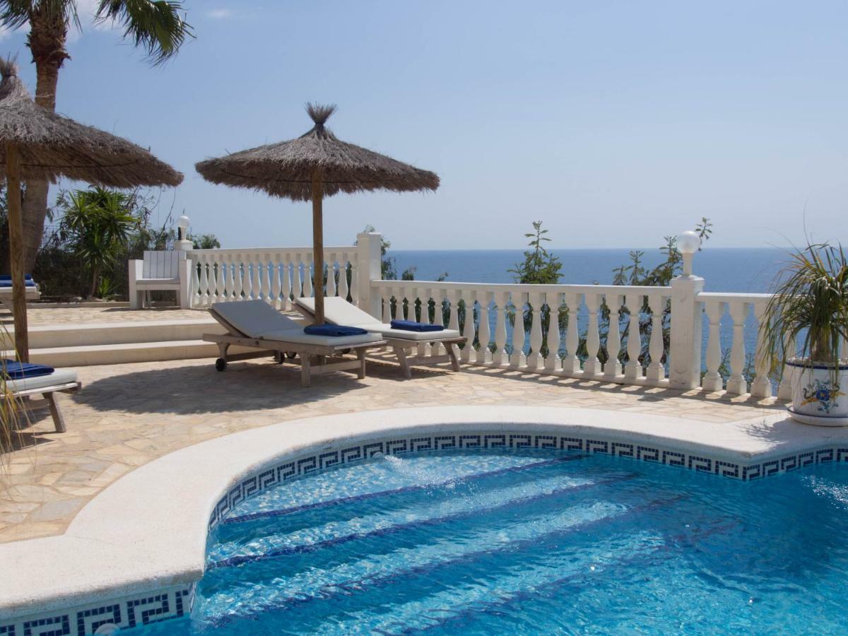 Frontline Villa, Five Star Deluxe El Campello Exterior photo