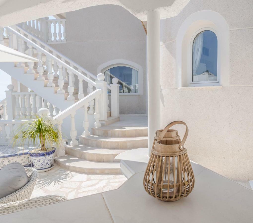 Frontline Villa, Five Star Deluxe El Campello Exterior photo